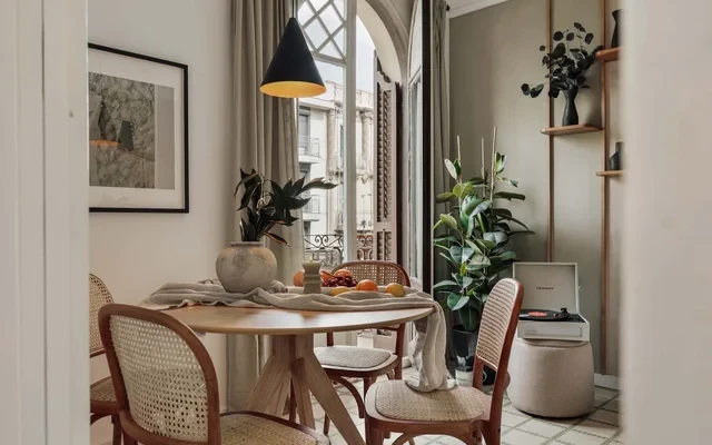 Cazu - 3 bedrooms and balcony in Eixample Esquerra 4