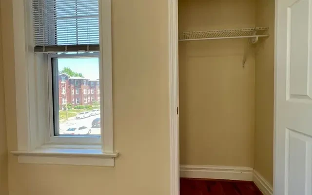 714 Newly Renovated 3 Bed-2 Bath Steps from Loop, WashU & Forest Park 1