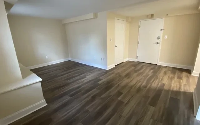 UCA - 4039 Chestnut Street - Chestnut Arms 2