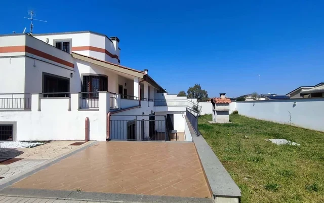 Villa Via Bassani grande villa per gruppi o famiglie - Infernetto 0