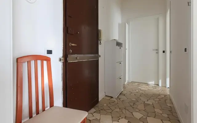 Beautiful one-bedroom apartment near ISAD Design School 2