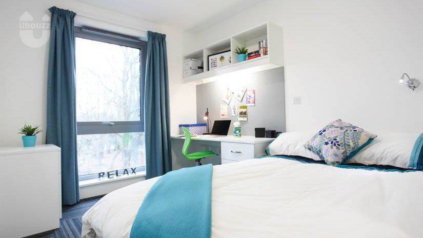 Outstanding 2 Bed Apartment - LOS 51 weeks