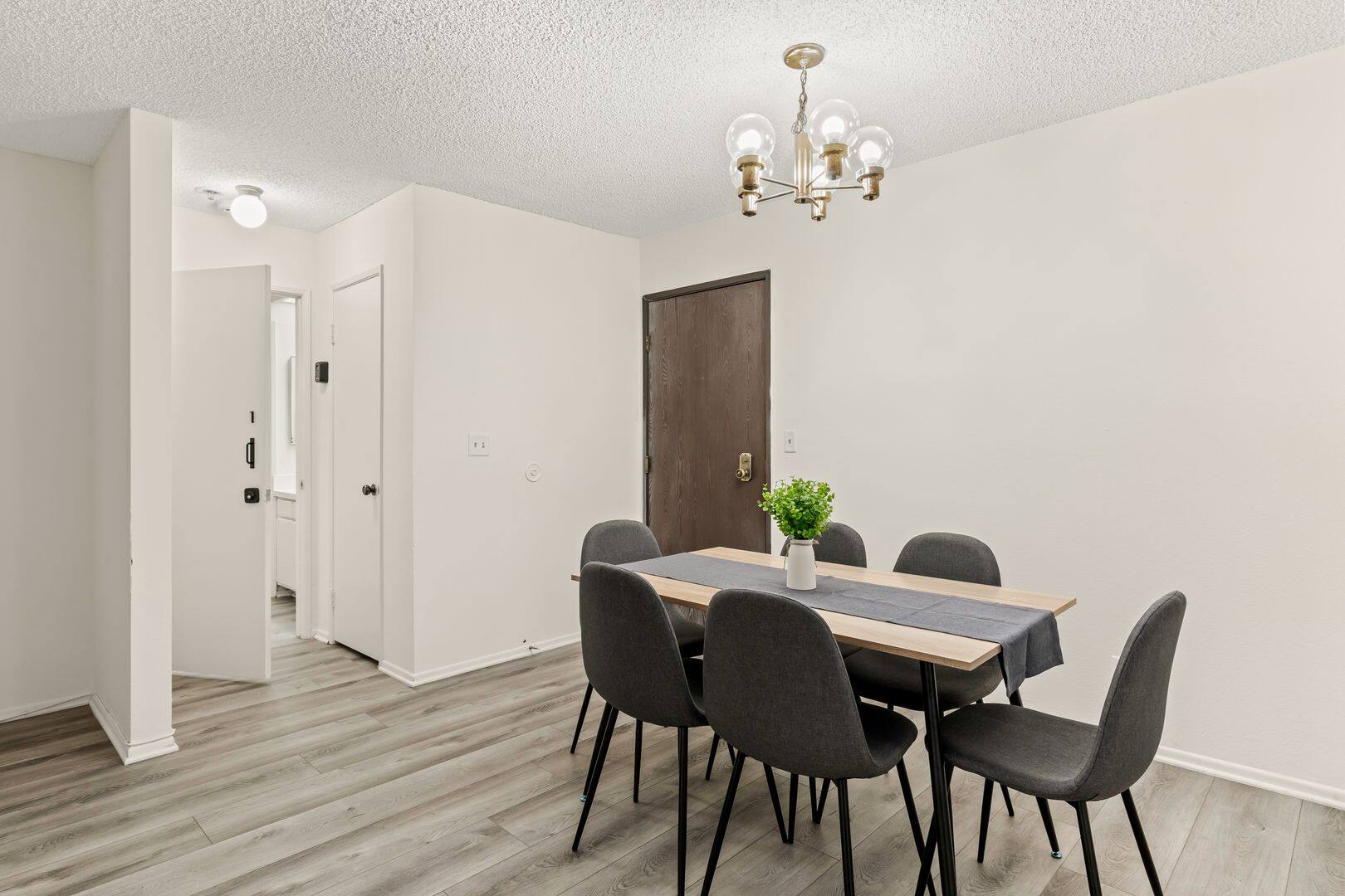 655 Kelton 119 - Room 2 2