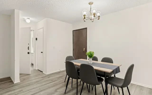 655 Kelton 119 - Room 2 1