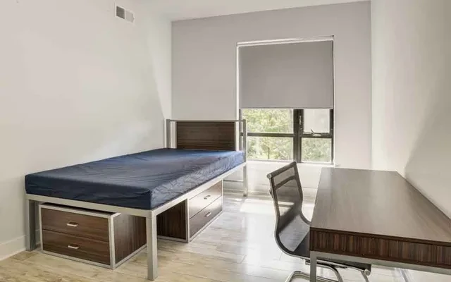 2811 Hillsborough 2