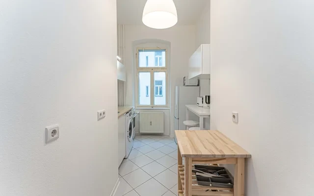 Studio Apartment 4