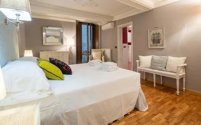Uffizi Romantic Flat 2