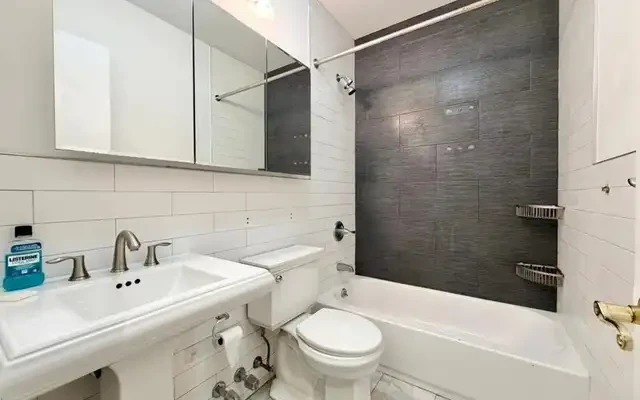 1694 Park Avenue, Brooklyn 4