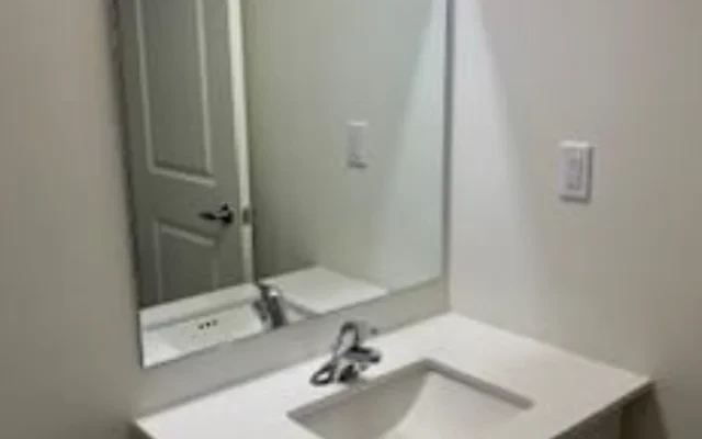 58 Elizabeth Street South 3