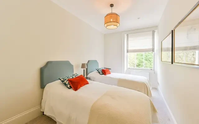 Eccleston Square, Victoria, SW1V 3
