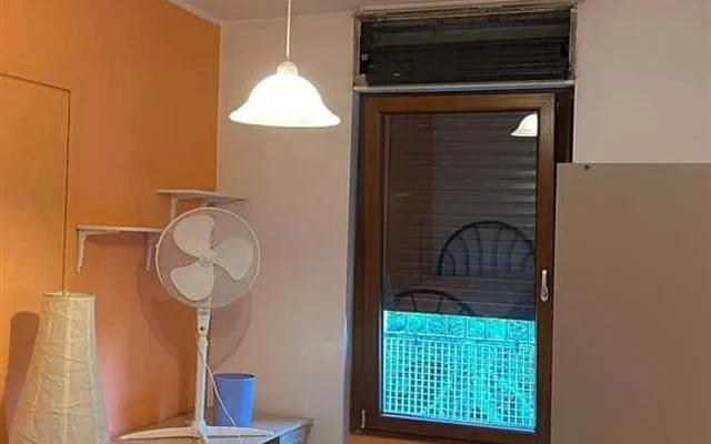 STANZE IN VIA SANTI 5 MILANO 1