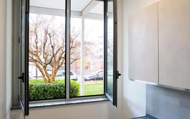 Ampio appartamento di 104 m² in via Fano, Milano 2