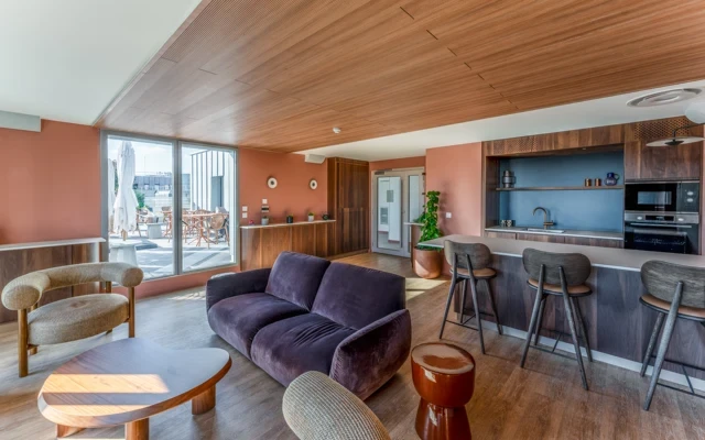 Paris La Défense Students 3