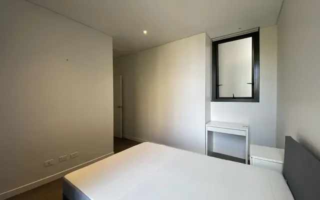 225 Pacific Highway 4