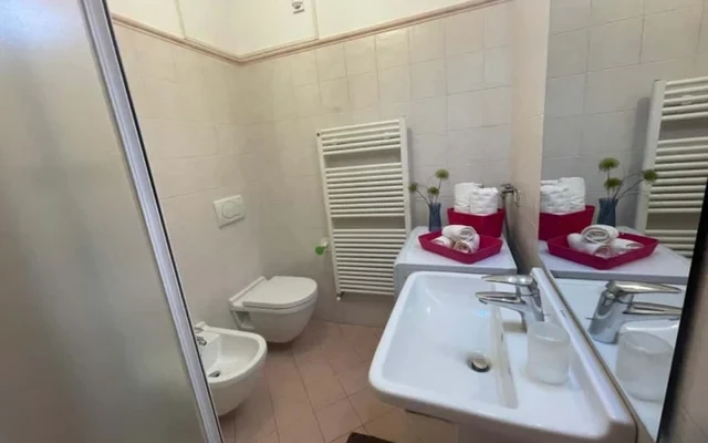 Appartamento in Via Nazionale, Colico Piano di 55 m² con una camera 4