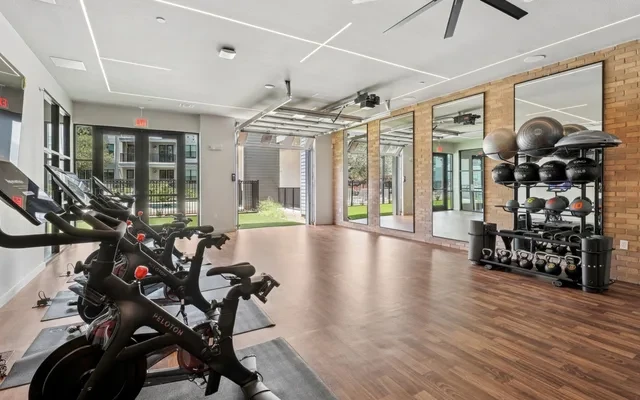 Tisdale at Lakeline Station 3