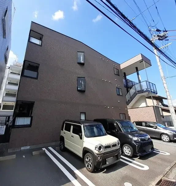 ジェルメ行伊 2階