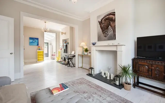 Effra Road, London, SW19 8PR 3
