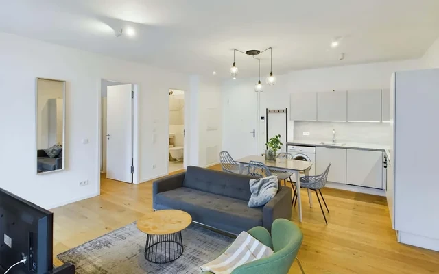 Fully furnished 2 room luxurious flat in Prenzlauerberg with Balcony 2
