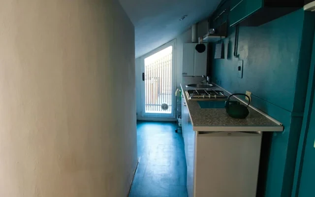 Via Giuseppe Petroni 3