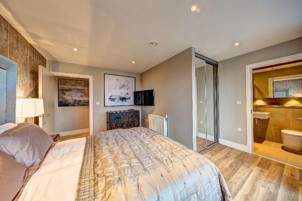 LH-Mulholland House 3