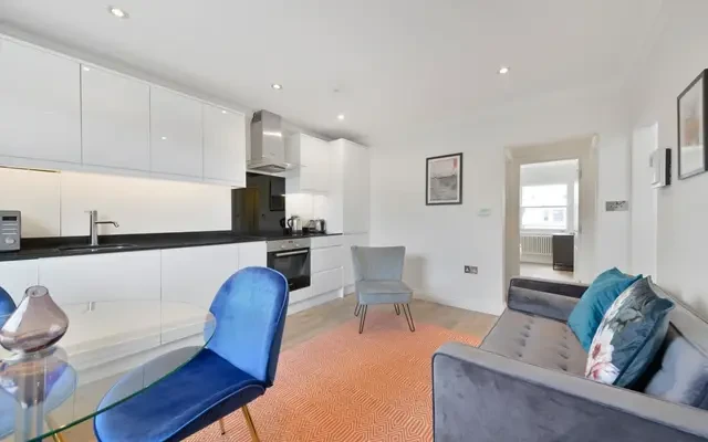 Cambridge Gardens, London, W10 5UD 2