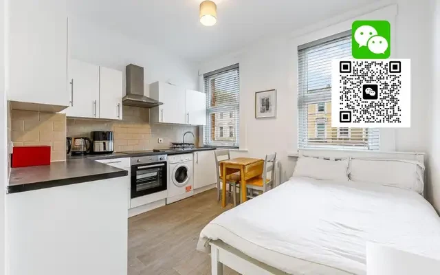 Warwick Road, London 2
