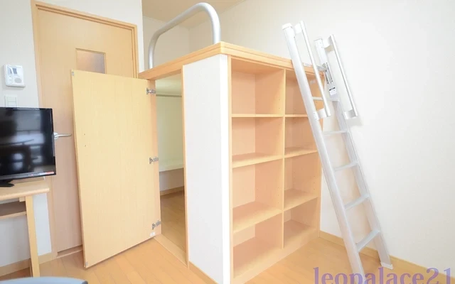 レオパレスセジュール高槻 - 高槻市の学生向け宿泊施設 - 101号房间(带独立厨房)