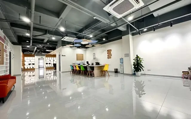 窝趣深圳横岗大运AI小镇三店公寓 3