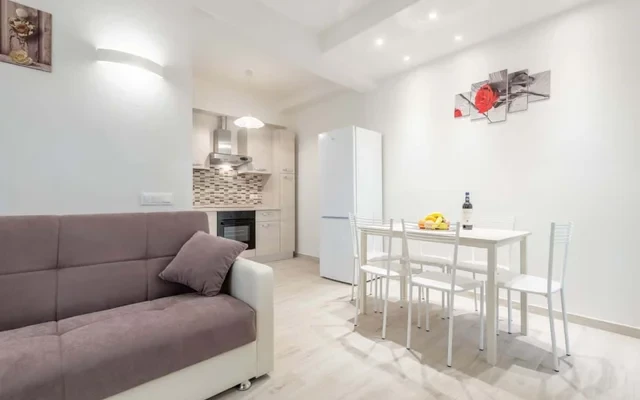 Stibbert Apartment 3