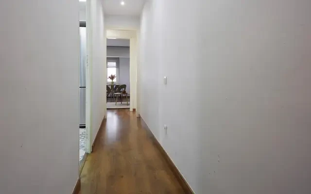 Great 3-bedroom apartment close to Fontana metro station 2