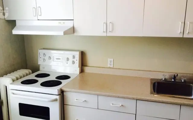 High-quality apartment near McMaster University 1