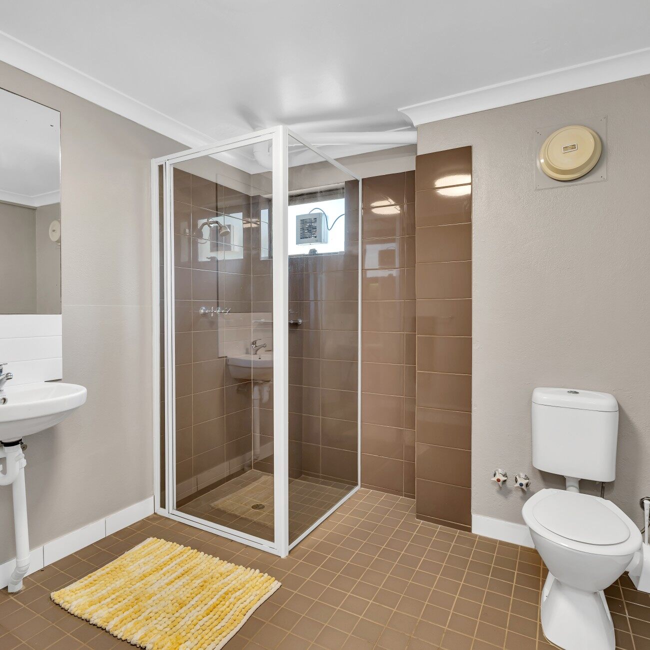 2 Bedroom Apartment South-Single bed