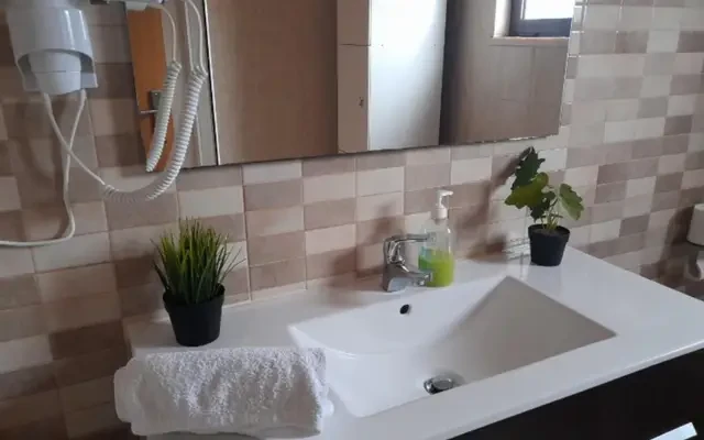 house near R. da Marconi - Setubal student accommodation