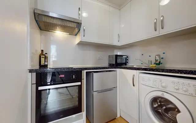 Lexham Gardens, Kensington - London student accommodation - Studio, Flat 9, 120