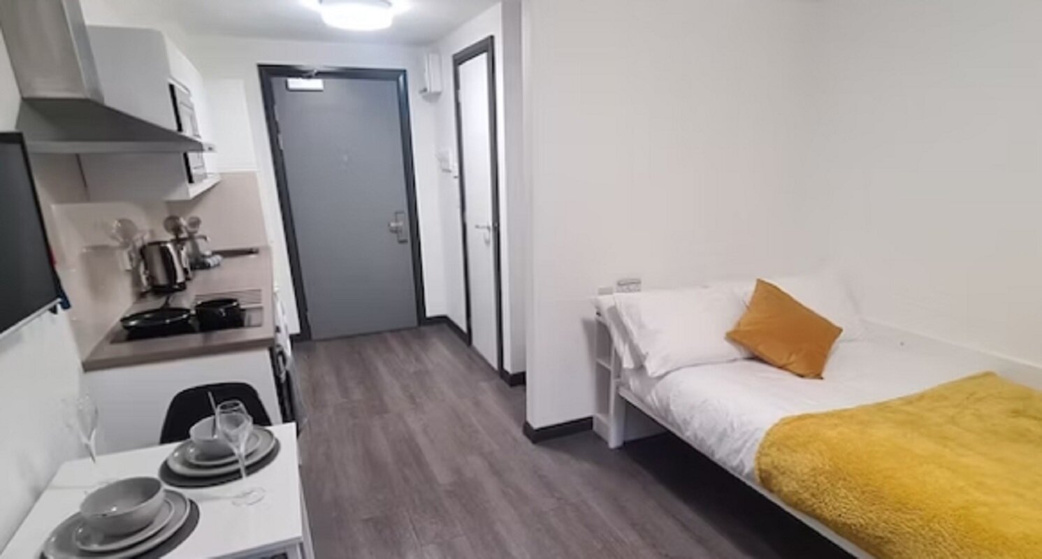 Studio Silver Plus - Top Floor