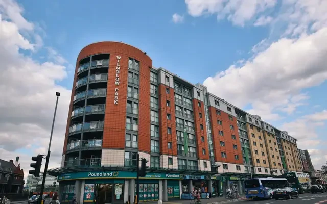 iQ Wilmslow Park 0