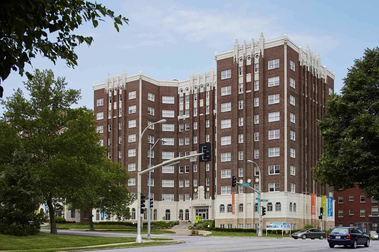 Clyde Manor 2