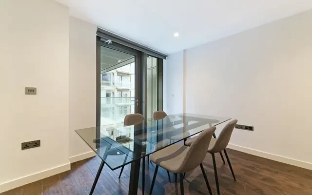 85 Royal Mint Street, London, E1 8ZZ 3