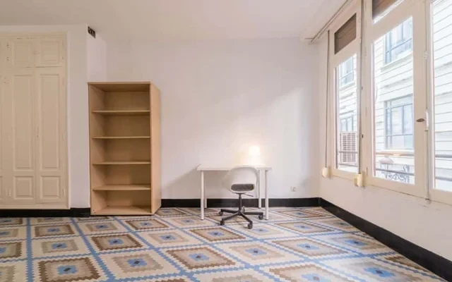 Piso de 5 habitaciones en Ciutat Vella 1