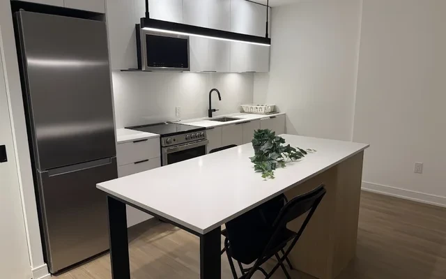 Cherry House - ที่พักนักศึกษาในโตรอนโต้ - Standard Room