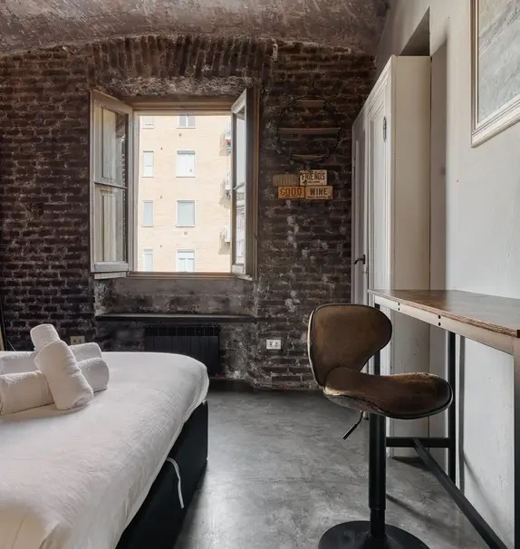 NYC-Style Industrial Apt on Navigli, Milan