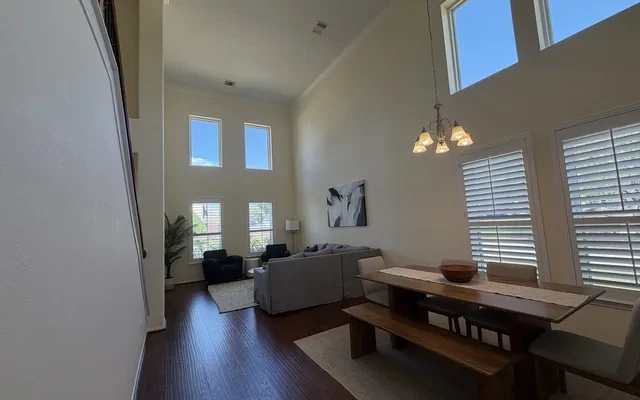 7011 Oak Bough Dr - chỗ ở sinh viên tại Houston - 6 bed 3.5 bath