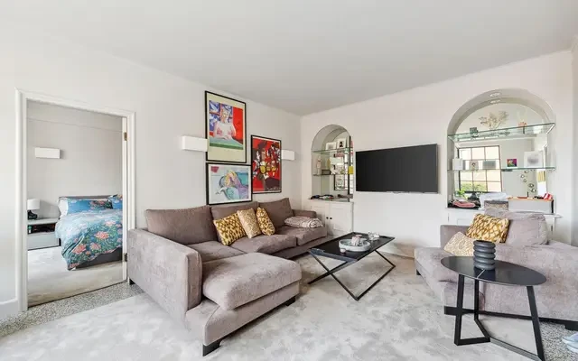 Chelsea Manor Street, London, SW3 5QP 1
