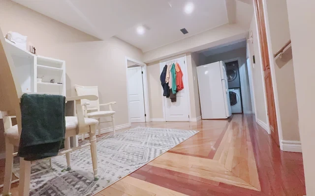 724 Hillcrest Road - ピクリンの学生向け宿泊施設 - Basement - 2 rooms in total