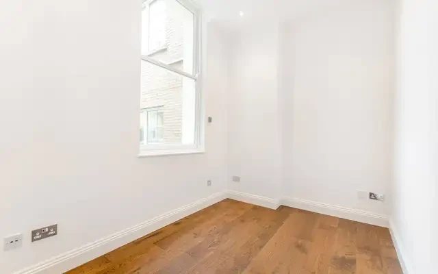 Ludgate Square, City, EC4M 4