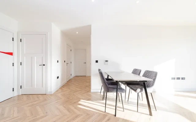Flat 3, Tryon House , 5 Brook street , Kingston Upon Thames , KT1 2NH 3