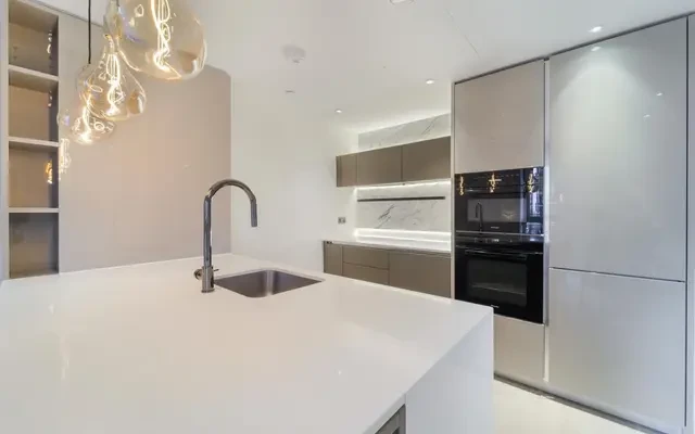 Cascade Way, London, W12 7RD 3