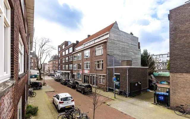 Treubstraat 1
