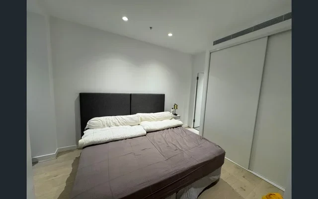 639 Little Lonsdale Street - Melbourne student accommodation - master room*2313b